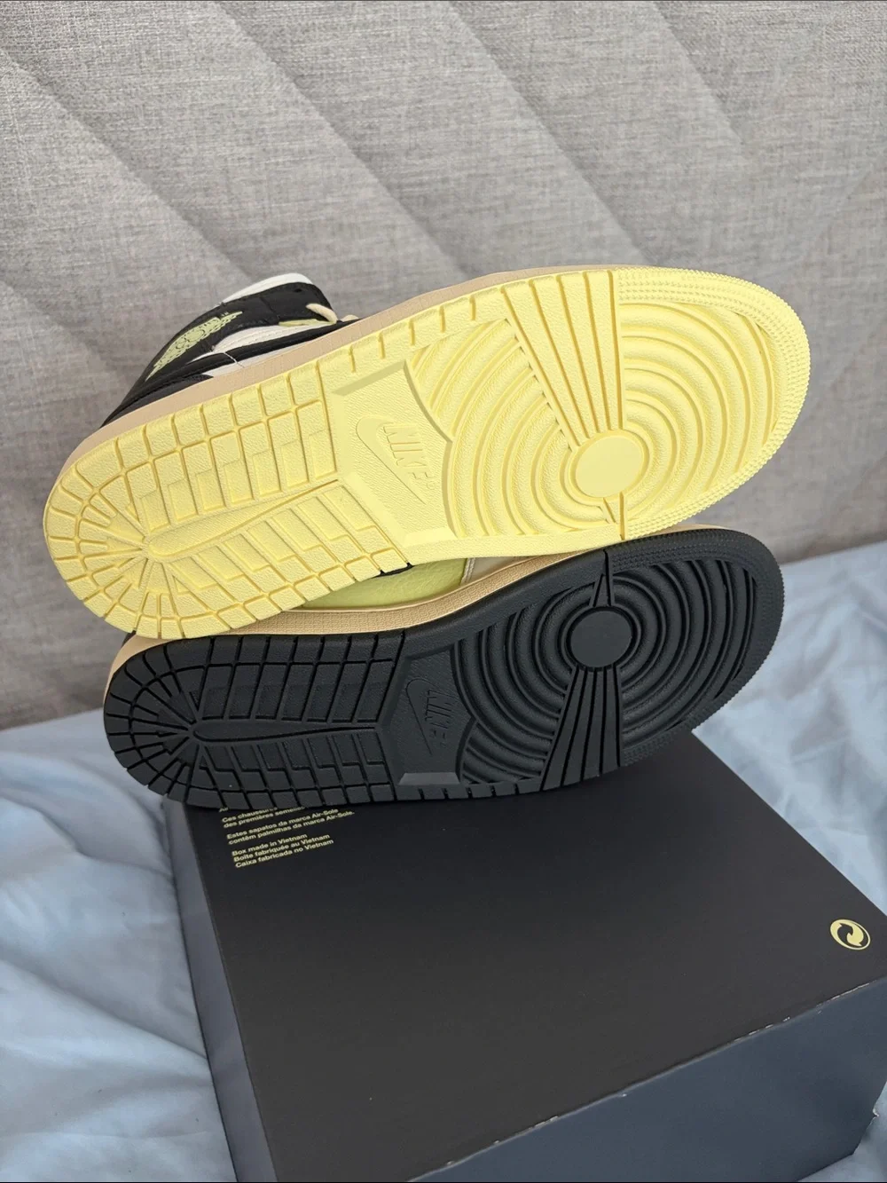 Nike Air Jordan 1 Mid SE Yellow Black White